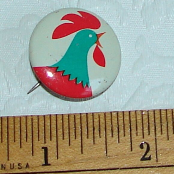 Vtg Pinback Button: Kellogg's Corn Flakes Rooster, Metal, Made in USA, Cereal - Picture 1 of 4
